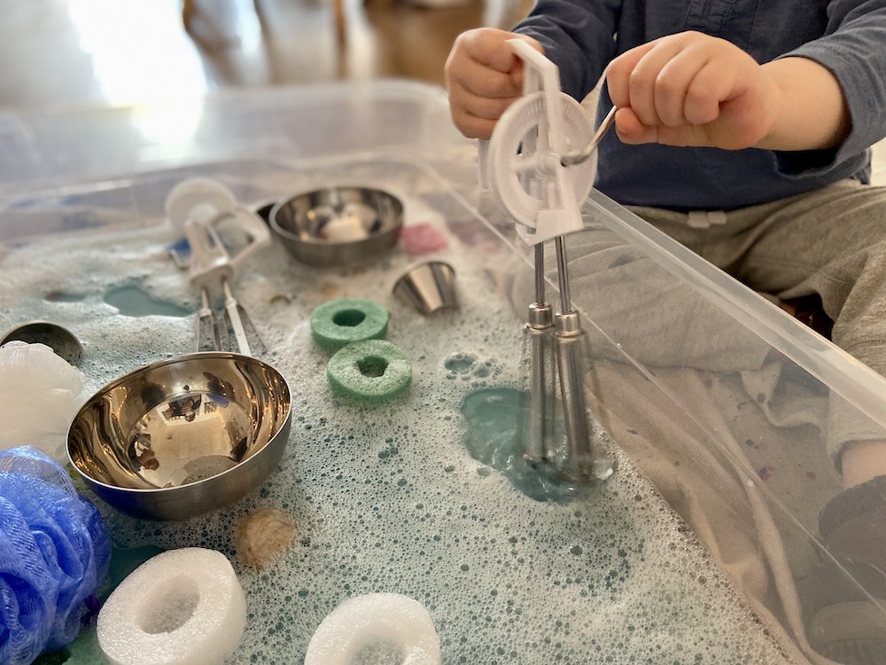 Art and Sensory Play with Backyartists: Thursdays at 11:00 (Spring 2022)