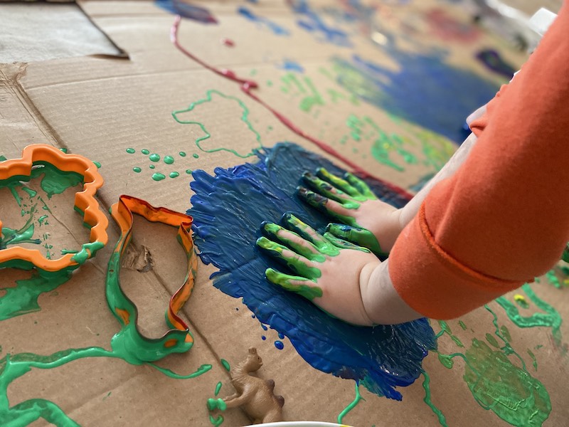 Art and Sensory Play with Backyartists: Tuesdays at 9:45 (Late Fall 2022)